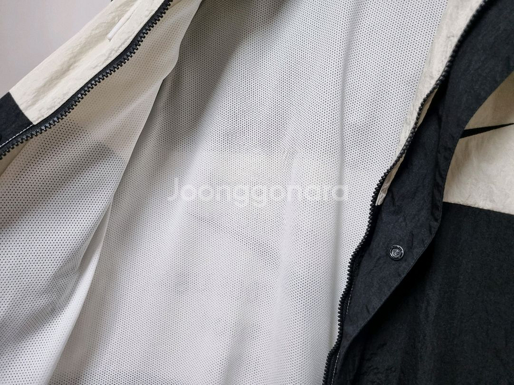 남성M 정가15만 나이키 빅스우시 더블스우시 바람막이--8