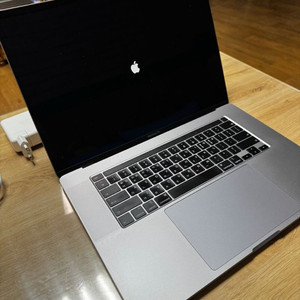 맥북프로 16인치 i9 2.3gh 1TB