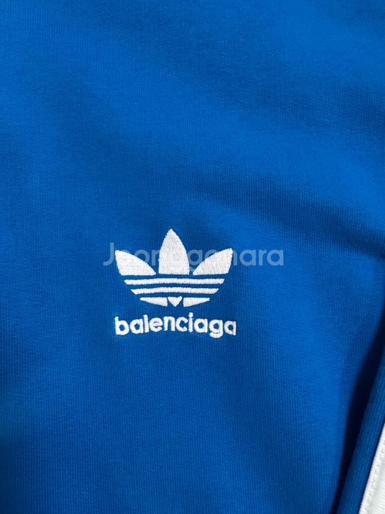 발렌시아가 아디다스 반집업 맨투맨--1