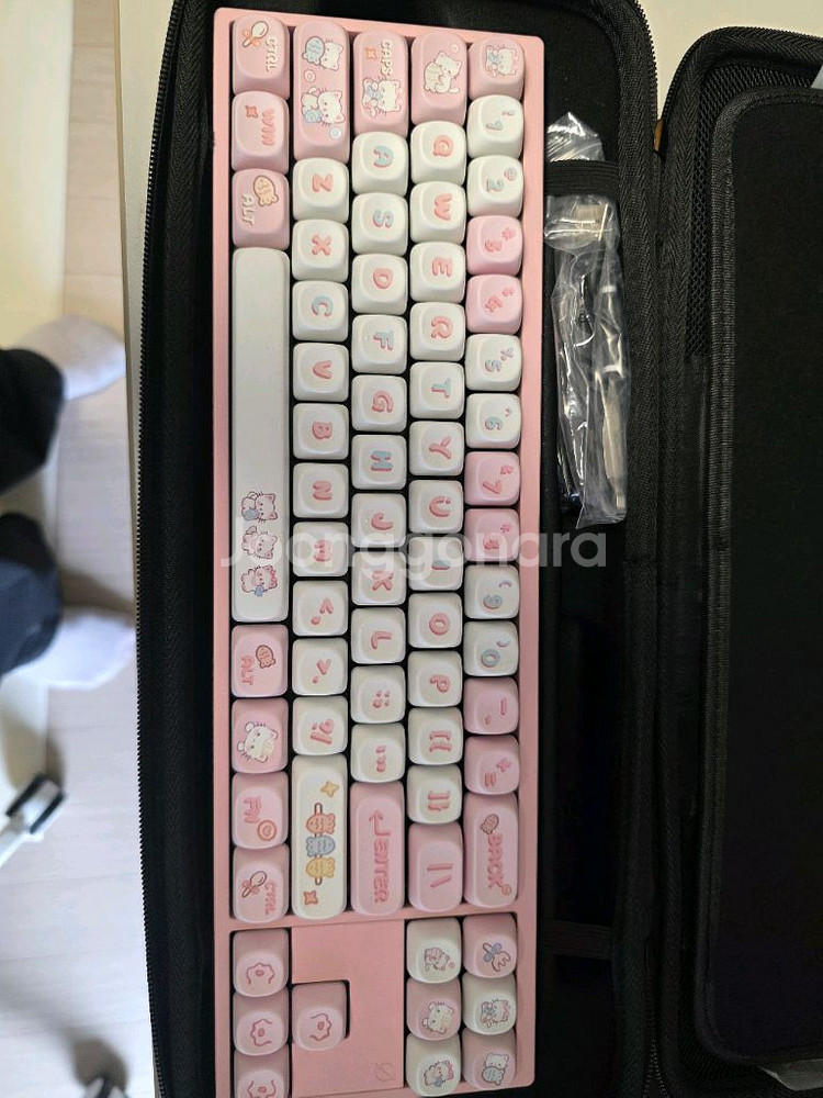 Qwertykey NEO70 핑크 판매합니다.--3