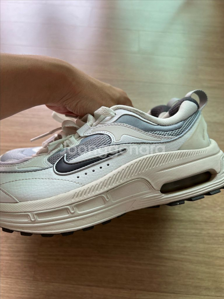 나이키 에어맥스 블리스 235사이즈--3