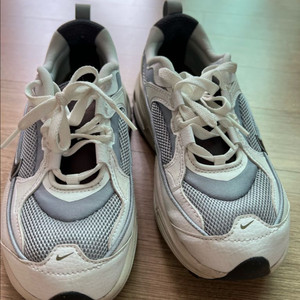 나이키 에어맥스 블리스 235사이즈