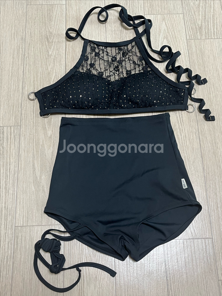 핫한 폴웨어 M사이즈--0