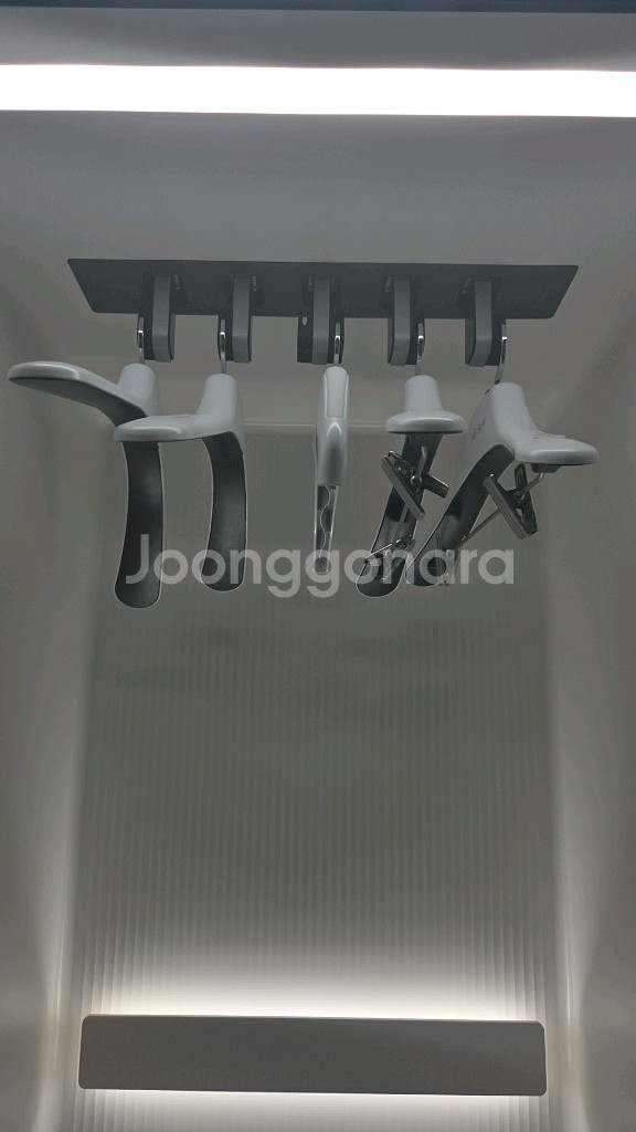 LG오브제 스타일러+다리미 SC5MBR80H 팝니다--2