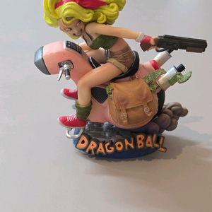 드래곤볼 런치 피규어