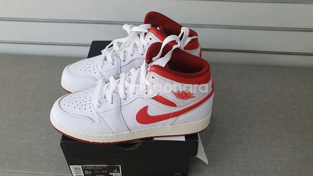 나이키 조던1 미드 듄레드 240,245 새상품--0