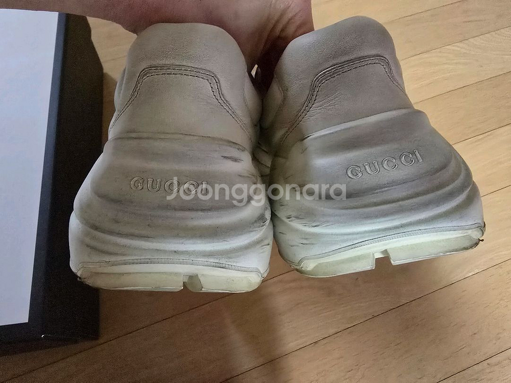 구찌 라이톤 입술 스니커즈--1