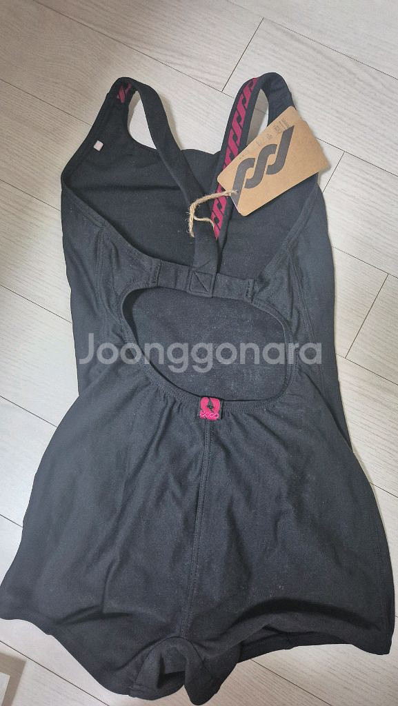 후그 1부 수영복 723 블랙 28사이즈 팝니다--1