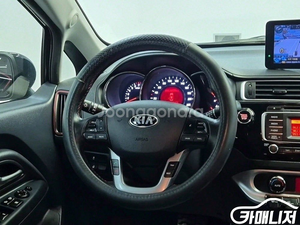 [기아]더 뉴 프라이드 5DR 1.6 GDI 프레스티지--8