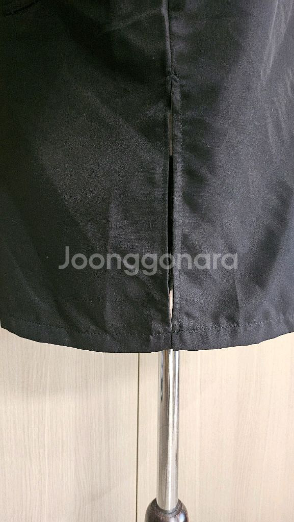(미착용 새상품)루즈핏 블랙 간절기 홑겹 반코트블레이--4