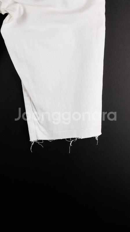 게스 흰색 반바지--3