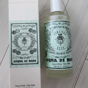 산타마리아노벨라 장미수 250ml 새것