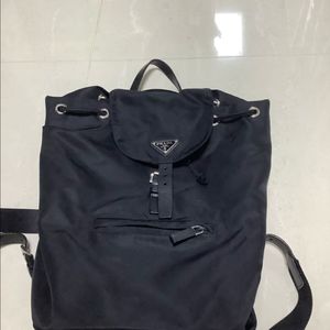프라다백팩 나일론 가방 팝니다