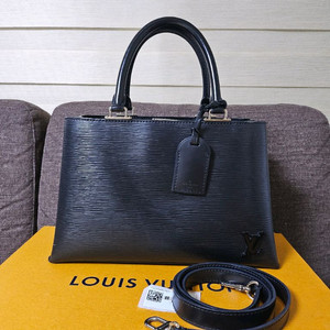 루이비통 에피 클레버PM 토트겸 숄더백