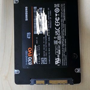 evo870 ssd 4TB 팝니다.
