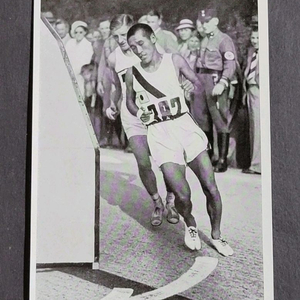 (희귀사진)1936년 베를린올림픽 마라톤 우승자 손기정