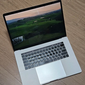 맥북프로 터치바 15인치 2018 512GB