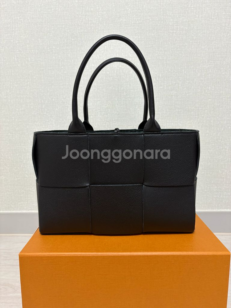 보테가 베네타 아르코 토트 스몰 블랙--1