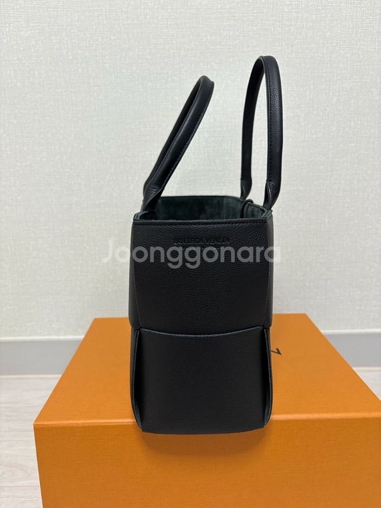 보테가 베네타 아르코 토트 스몰 블랙--2