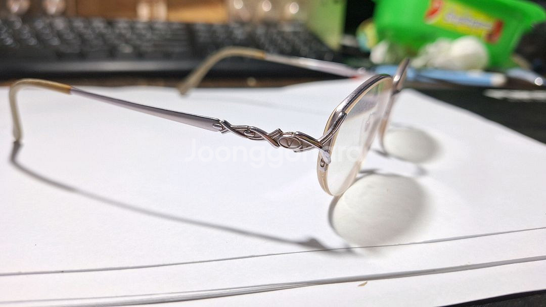 발렌티노 차루티 100% Titanum 일본 반무테안경--0