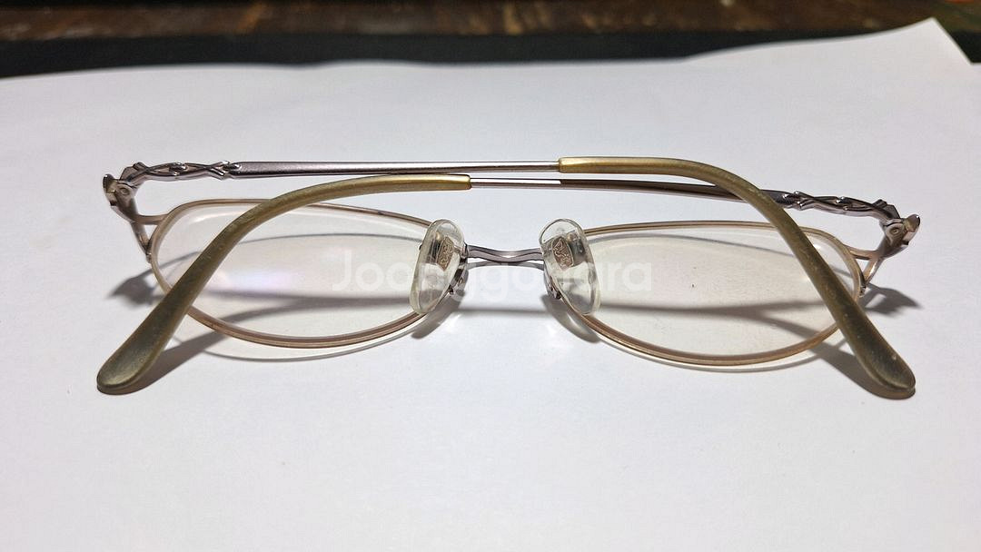 발렌티노 차루티 100% Titanum 일본 반무테안경--2