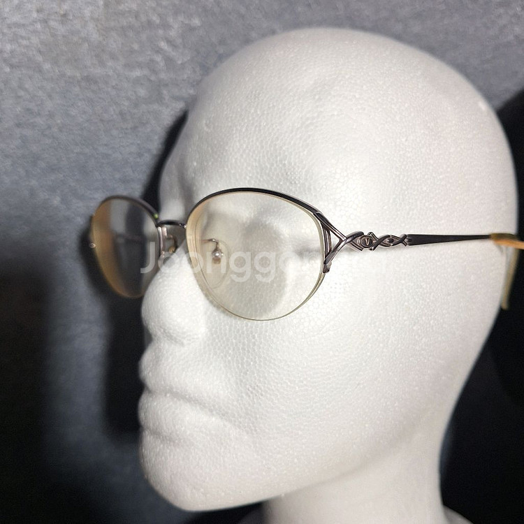 발렌티노 차루티 100% Titanum 일본 반무테안경--9