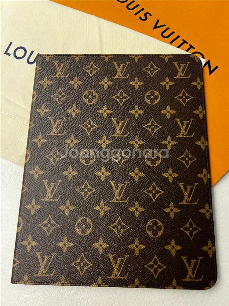 루이비통 아이패드 프로 6세대 (12.9형) 케이스--1