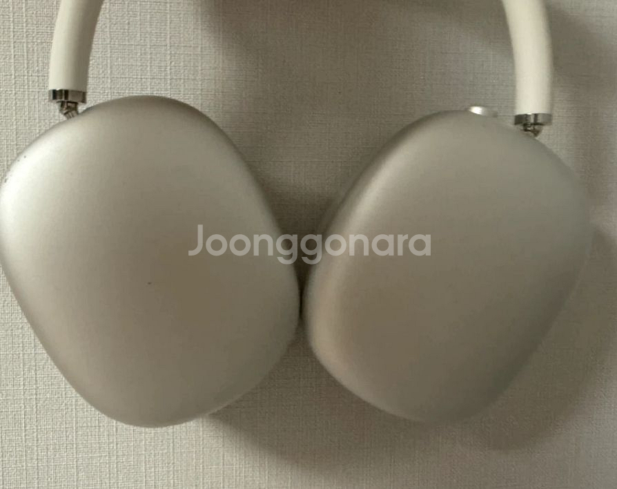 기스있고 페어링잘되는 에어팟맥스20만원에팔아요!--2