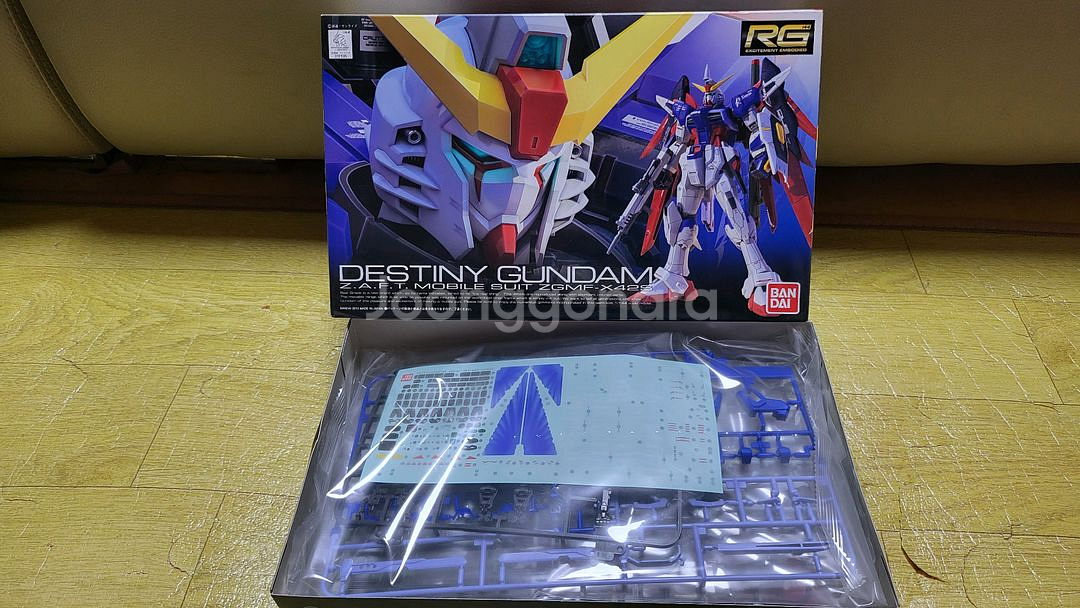 RG-11 데스티니 건담 프라모델 새상품--1