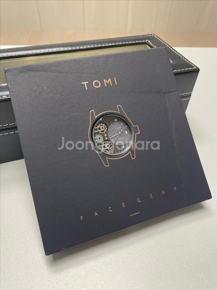 [새제품] 가을 준비 TOMI 쿼츠 가죽시계--5