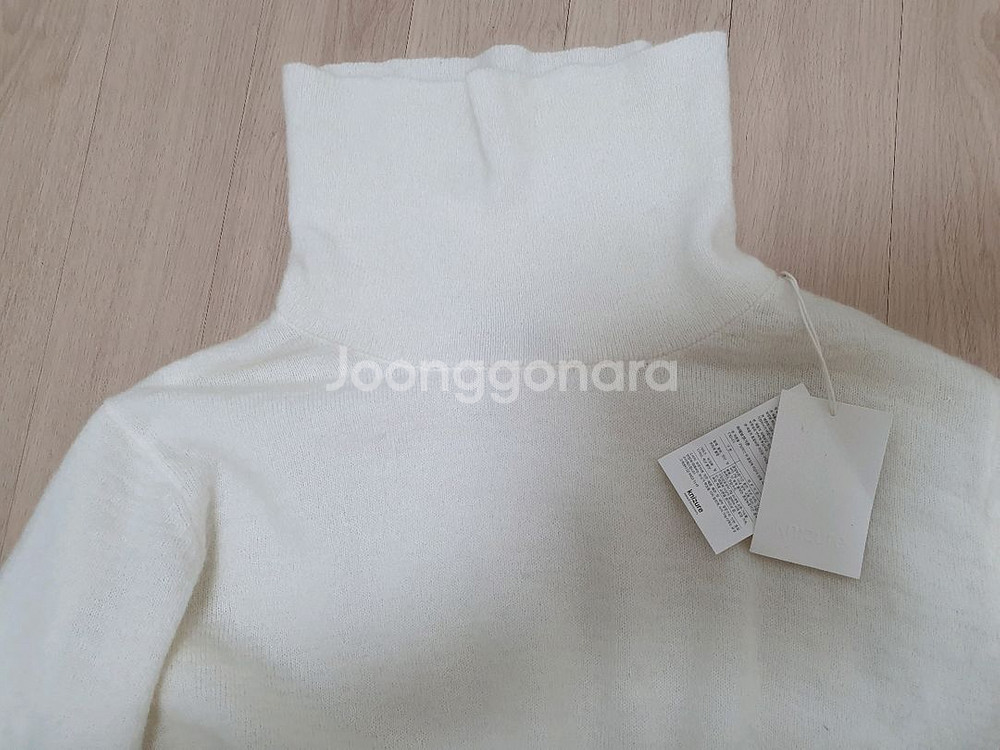 K NIZURE 터틀넥 니트--1