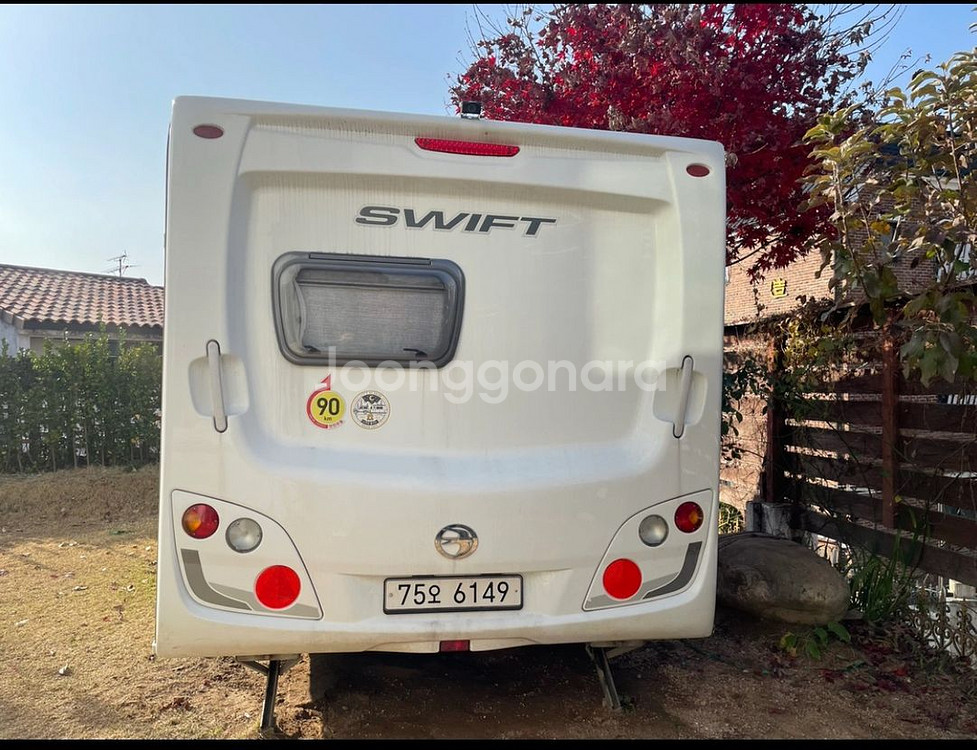 유럽 SWIFT Charisma 220 캠핑 카라반--1