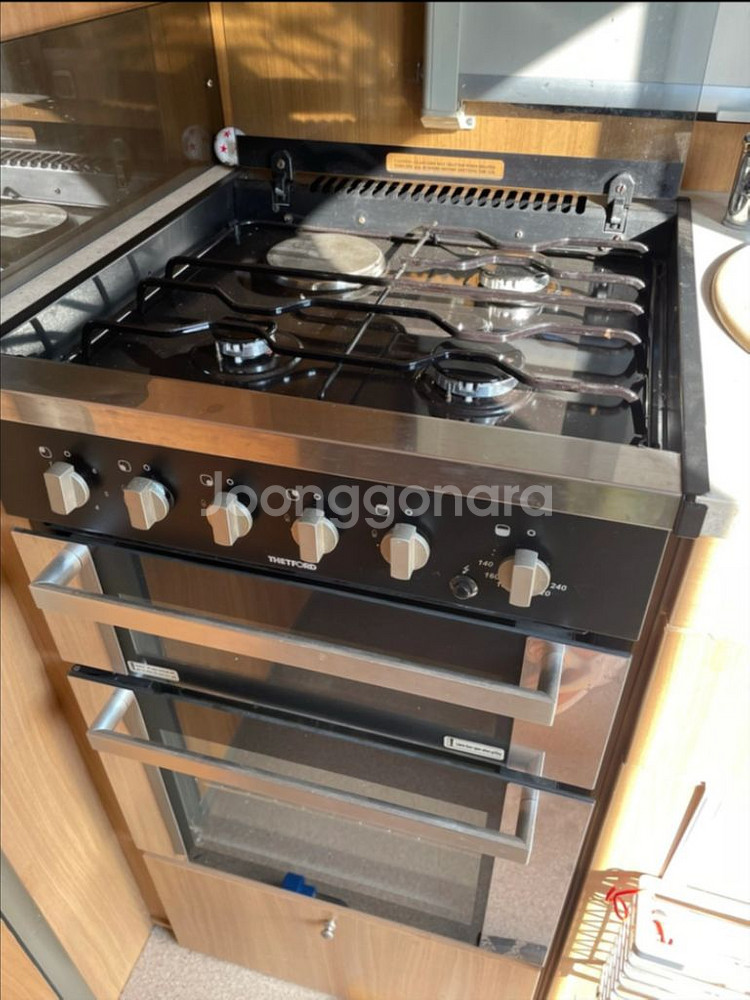 유럽 SWIFT Charisma 220 캠핑 카라반--9