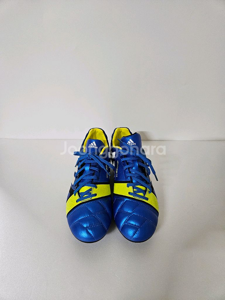 265)아디다스 삼선 축구화--0