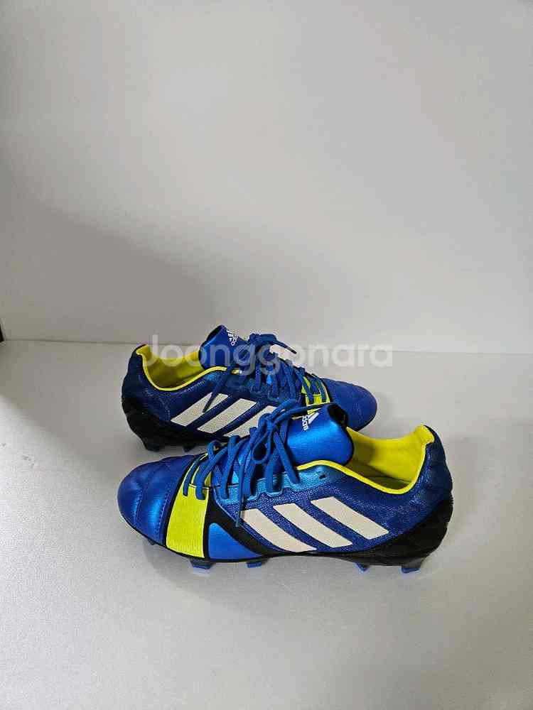 265)아디다스 삼선 축구화--5