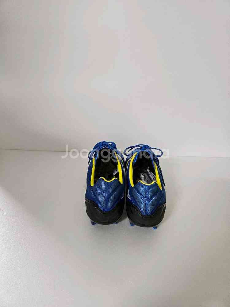 265)아디다스 삼선 축구화--4