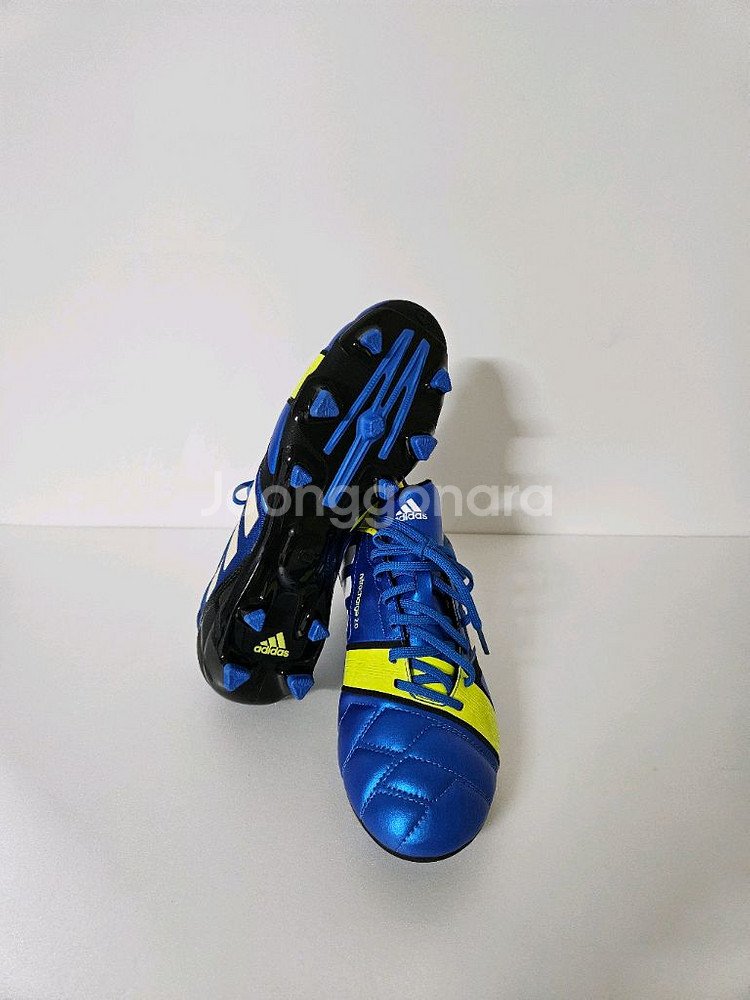 265)아디다스 삼선 축구화--6