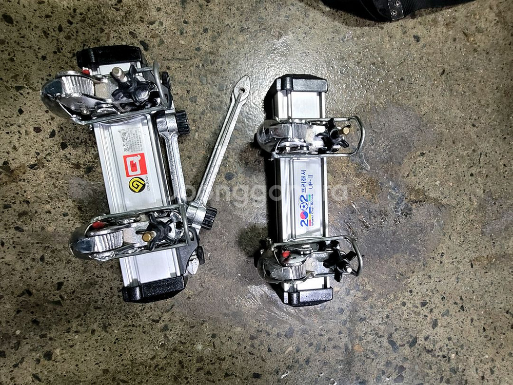 바낙스 무궁도조 여러 개와 줄무늬 비치 의자 내놓습니다--5