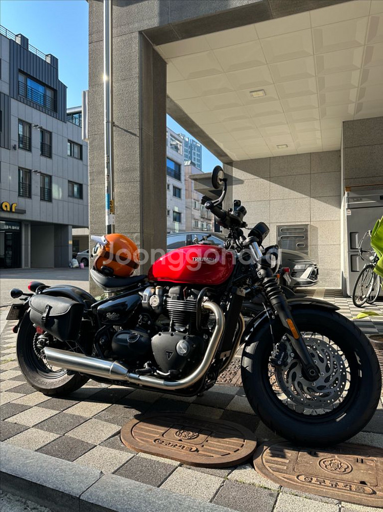 23년식 트라이엄프 본네빌 바버 신차급--1