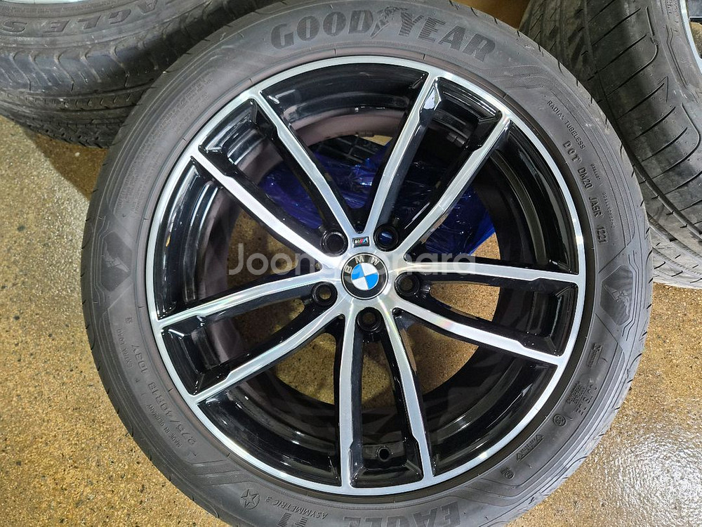 BMW 662m G30 18인치 휠타이어 팝니다--1