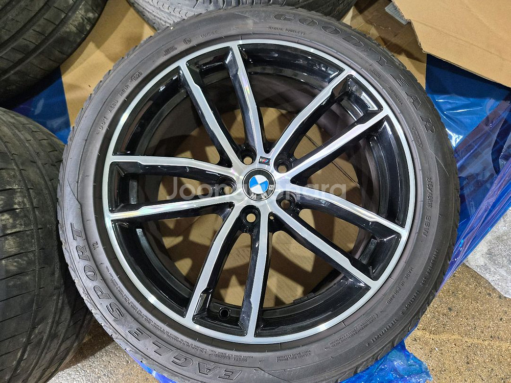 BMW 662m G30 18인치 휠타이어 팝니다--3