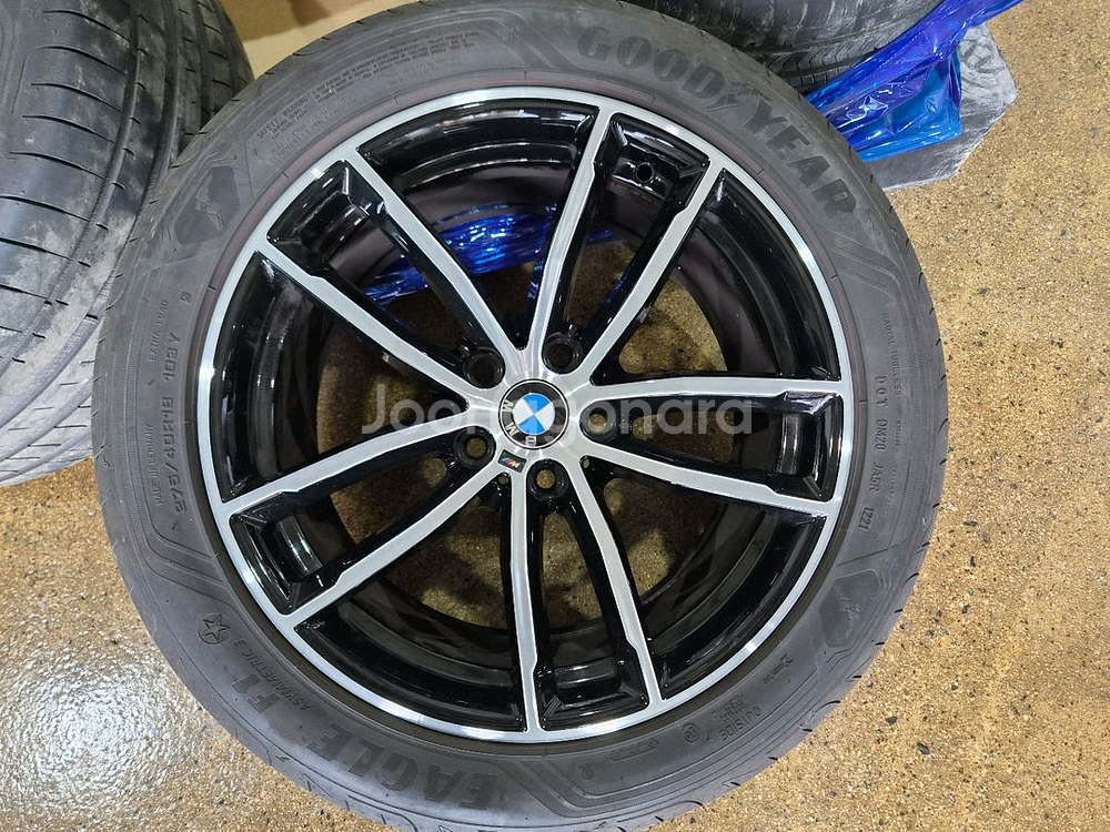 BMW 662m G30 18인치 휠타이어 팝니다--2