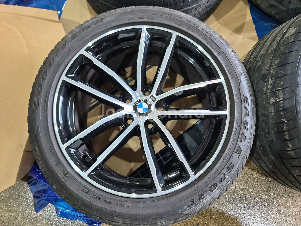 BMW 662m G30 18인치 휠타이어 팝니다--4