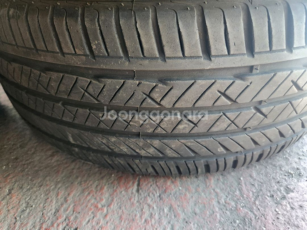 215 45 17 한국타이어 라우펜--1