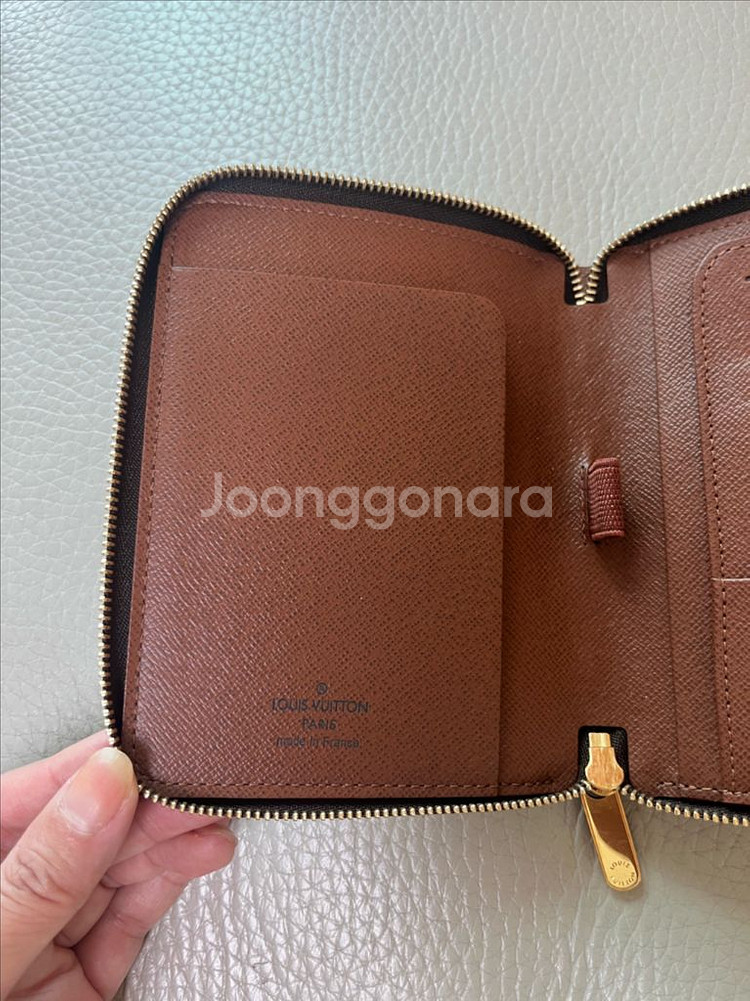 정품 루이비통 모노그램 여권지갑--2