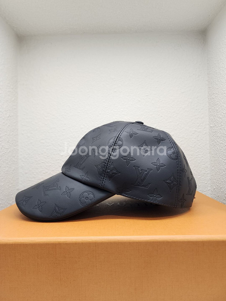 루이비통 M76580 모노그램 섀도우 캡모자 블랙--2