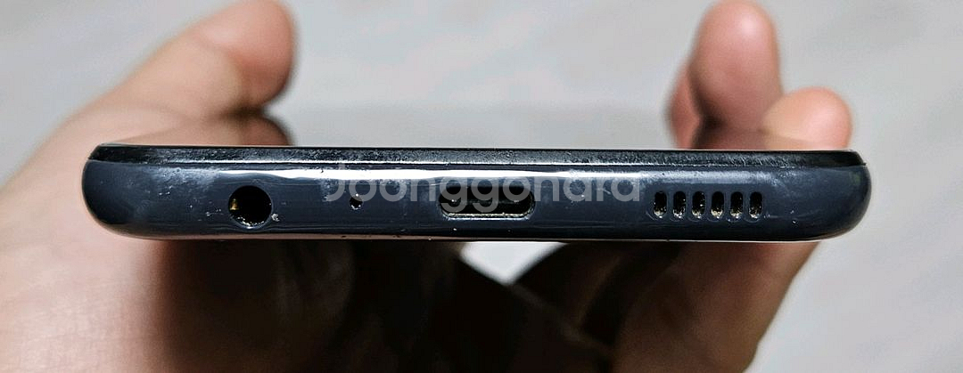 갤럭시 A13 블랙 64GB 싸게 팝니다.--3