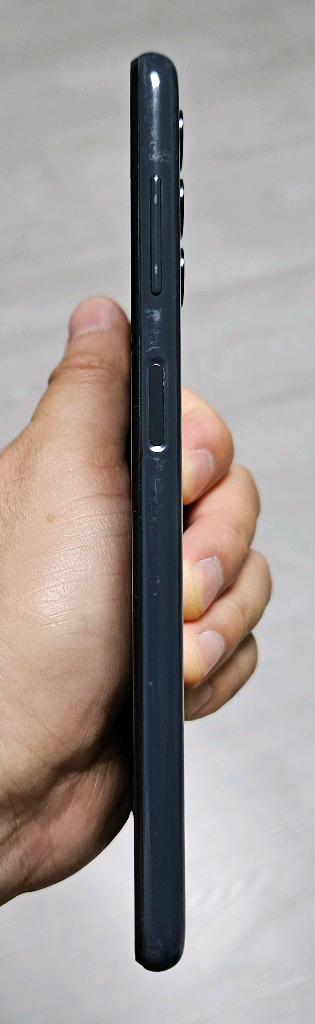 갤럭시 A13 블랙 64GB 싸게 팝니다.--4