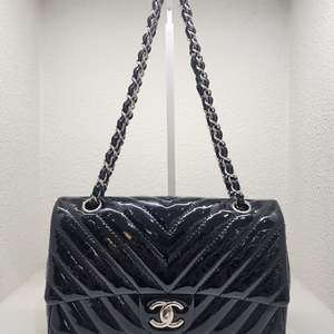 샤넬 블랙 쉐브론 퀄팅 페이던트 미듐 클래식 백 #13