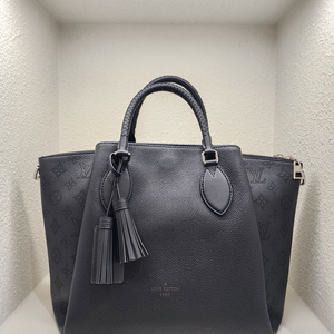 루이비통 M55029 하우메아 마히나 토트백 블랙